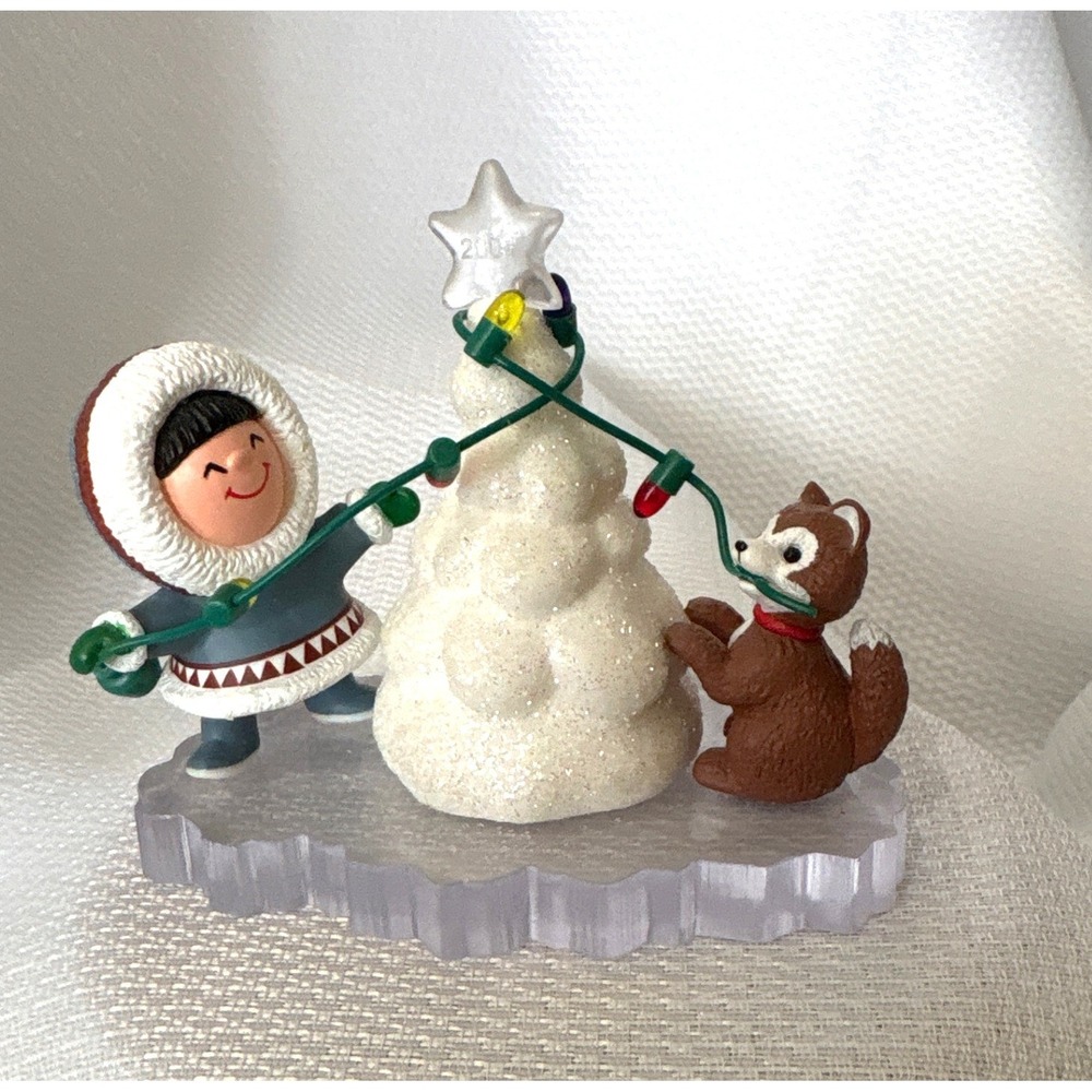 VTG Hallmark Keepsake 2001 Frosty Friends Ornament Eskimo Husky Dog Christmas